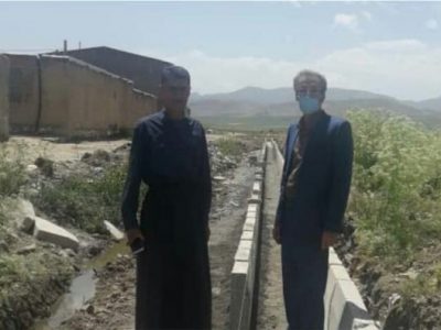 بازدید بخشدار مرکزی ازنا از روند اجرای ساماندهی روان آب ها و فاضلاب های خانگی در روستای علی آباد