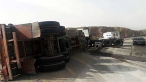 واژگونی تریلر در جاده پلدختر_اندیمشک