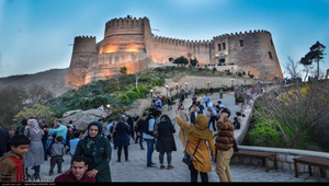 تلفیق شاپورخواست باستانی با خرم آباد نوین