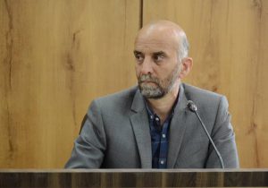 آب‌رسانی به مزارع زیرکشت پایین دست سد ایوشان با استفاده از تانکرهای سیار