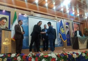اهدای ۶۰ بسته آموزشی فرهنگی بین دانش آموزان