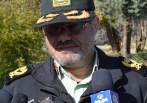 خودروی حامل کیس های رایانه قاچاق در خرم آباد متوقف شد