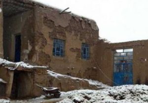 بارش سنگین برف ۷ خانه روستایی در الیگودرز را تخریب کرد
