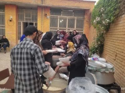 پخت و توزیع روزانه ۲ هزار پرس غذای گرم در خرم‌ آباد
