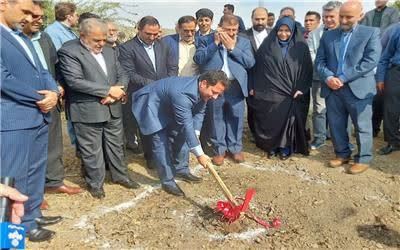 کلنگ زنی احداث کشتارگاه صنعتی ۴ هزار قطعه ای طیور در شهرستان بروجرد
