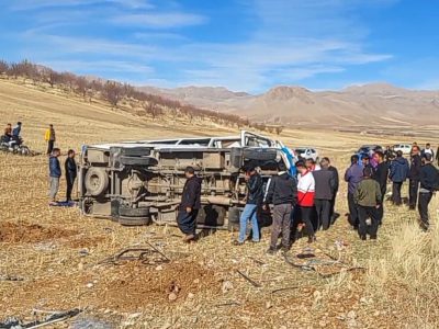 ۱۶ مصدوم واژگونی مینی بوس دانش آموزان در دلفان