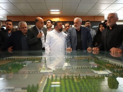 بازدید وزیر صنعت معدن و تجارت از کارخانه داروسازی اکسیر بروجرد
