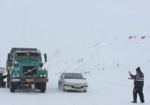 قطع راه ارتباطی ۱۲۱ روستای برفگیر در بروجرد