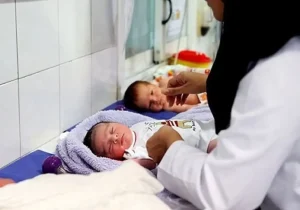 تولد ۱۰۹ نوزاد سالم در لرستان با حمایت مراکز نفس؛ گامی مؤثر در جوانی جمعیت