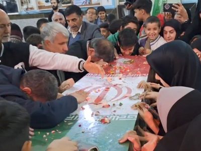 استقبال اهالی مسجد محله قمر بنی هاشم خرم آباد از شهید فاطمی