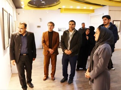 نمایشگاه نقاشی بانوان در ازنا افتتاح شد
