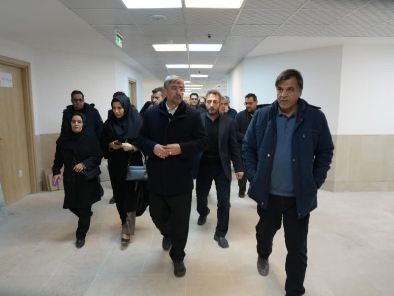 بازدید استاندار لرستان از ساختمان در حال ساخت استانداری