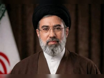 آیت‌الله سید مجتبی خامنه‌ای سومین رهبر جمهوری اسلامی ایران شد