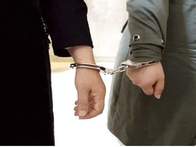 دستگیری ۲ زن سارق گوشواره‌های دختربچه‌ها در بروجرد